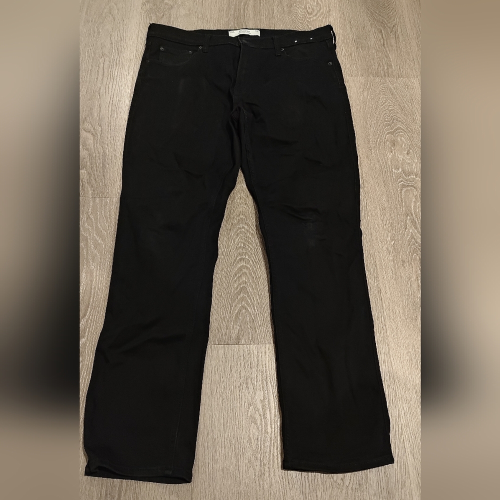 Hollister Men's Athletic Slim Straight Black Jeans
